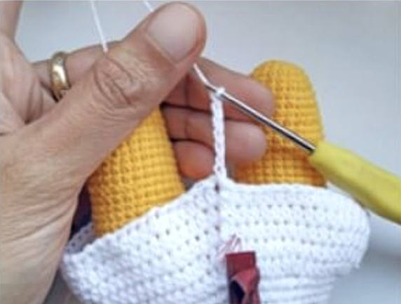 crochetingthelegsoftheshorts1