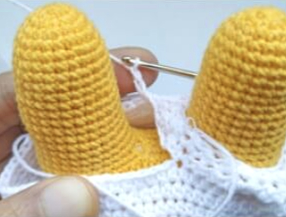 crochetingthelegsoftheshorts4