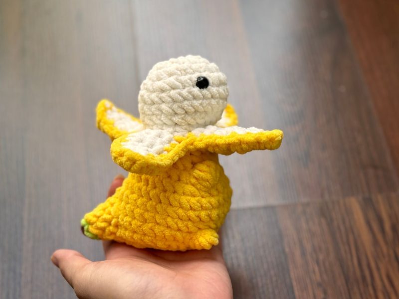 Tyrannosaurus BANANASAURUS Crochet on the handle