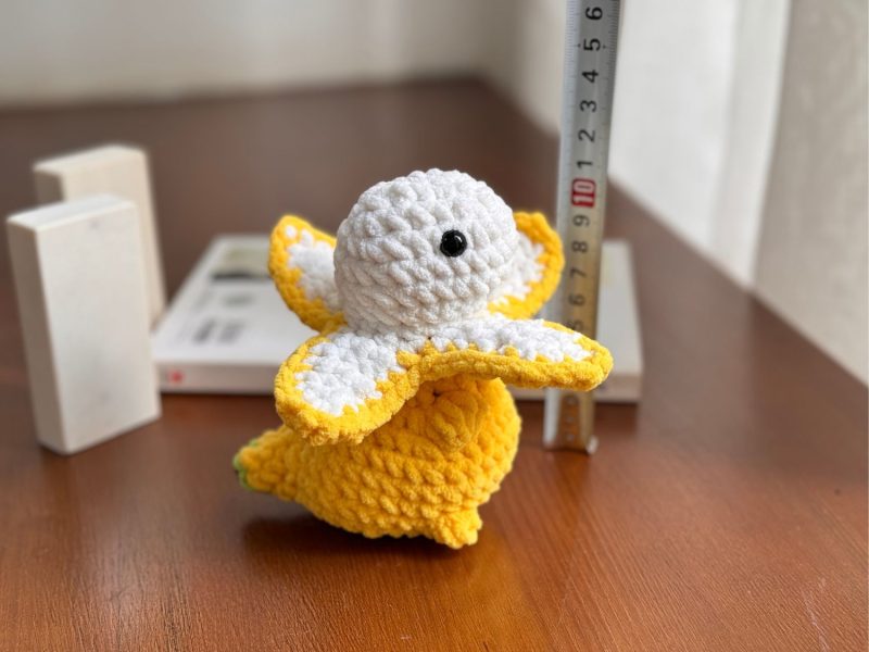 Back view of the Tyrannosaurus BANANASAURUS Crochet