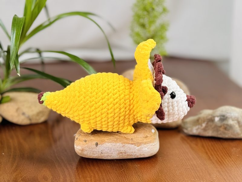 Top view of the Triceratops BANANASAURUS Crochet 1