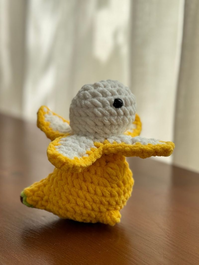Back view of the Tyrannosaurus BANANASAURUS Crochet 2